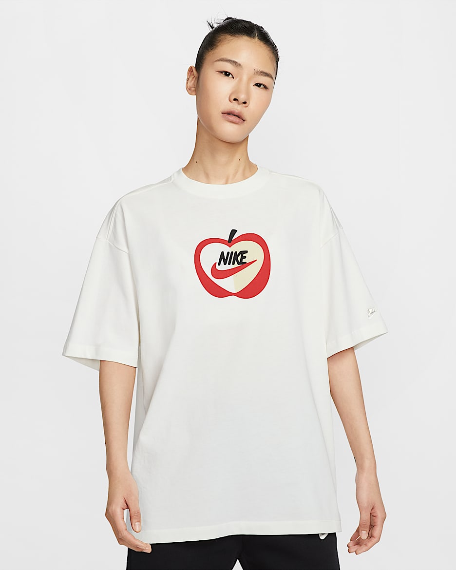 Nike Sportswear Women's Oversized T-Shirt. Nike ID